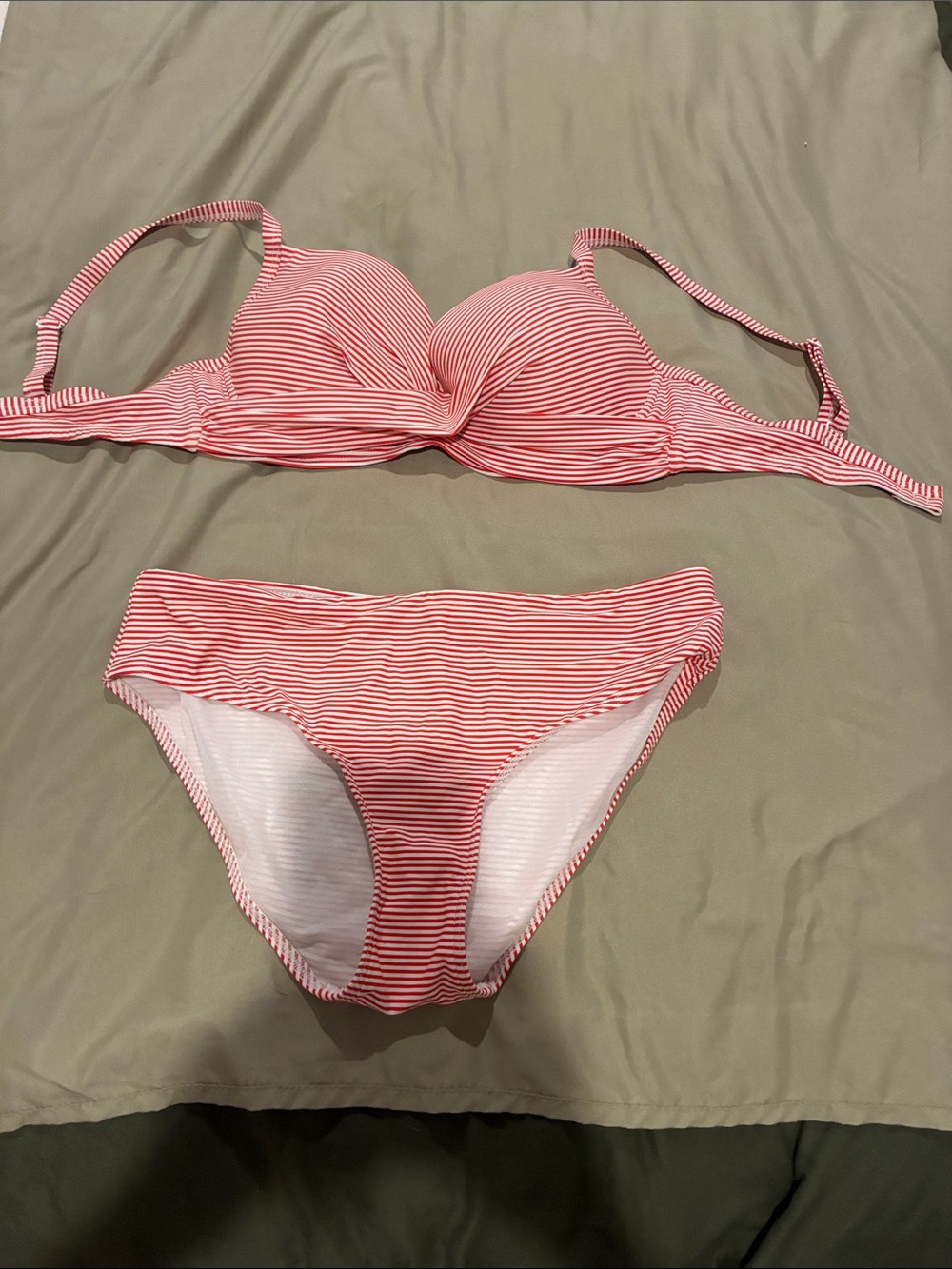 Striped Pink Two-Piece Bikini Set — Padded Bandeau Top & Classic Bottom